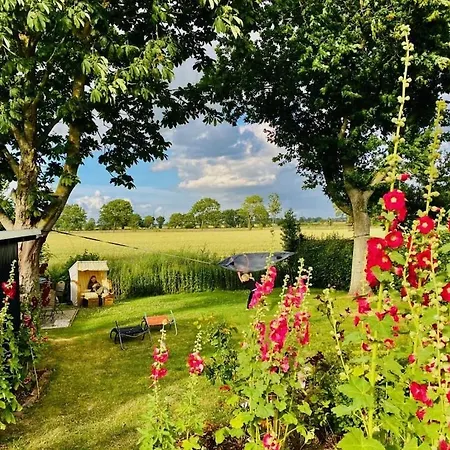 Holiday home Holiday Home With 2 Bedrooms *
