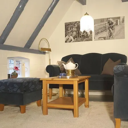 With 2 Bedrooms Hamswehrum
